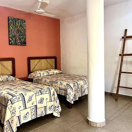 Bungalows Teka Zihuatanejo Luaran gambar